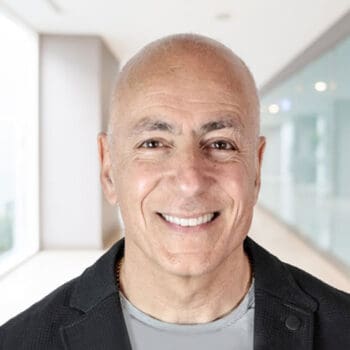 Dr Willy Dayan headshot